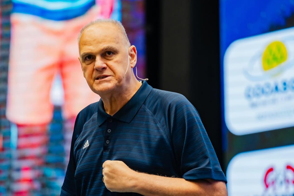 Oscar Schmidt, ícone do basquete e irmão de Tadeu, é internado às pressas